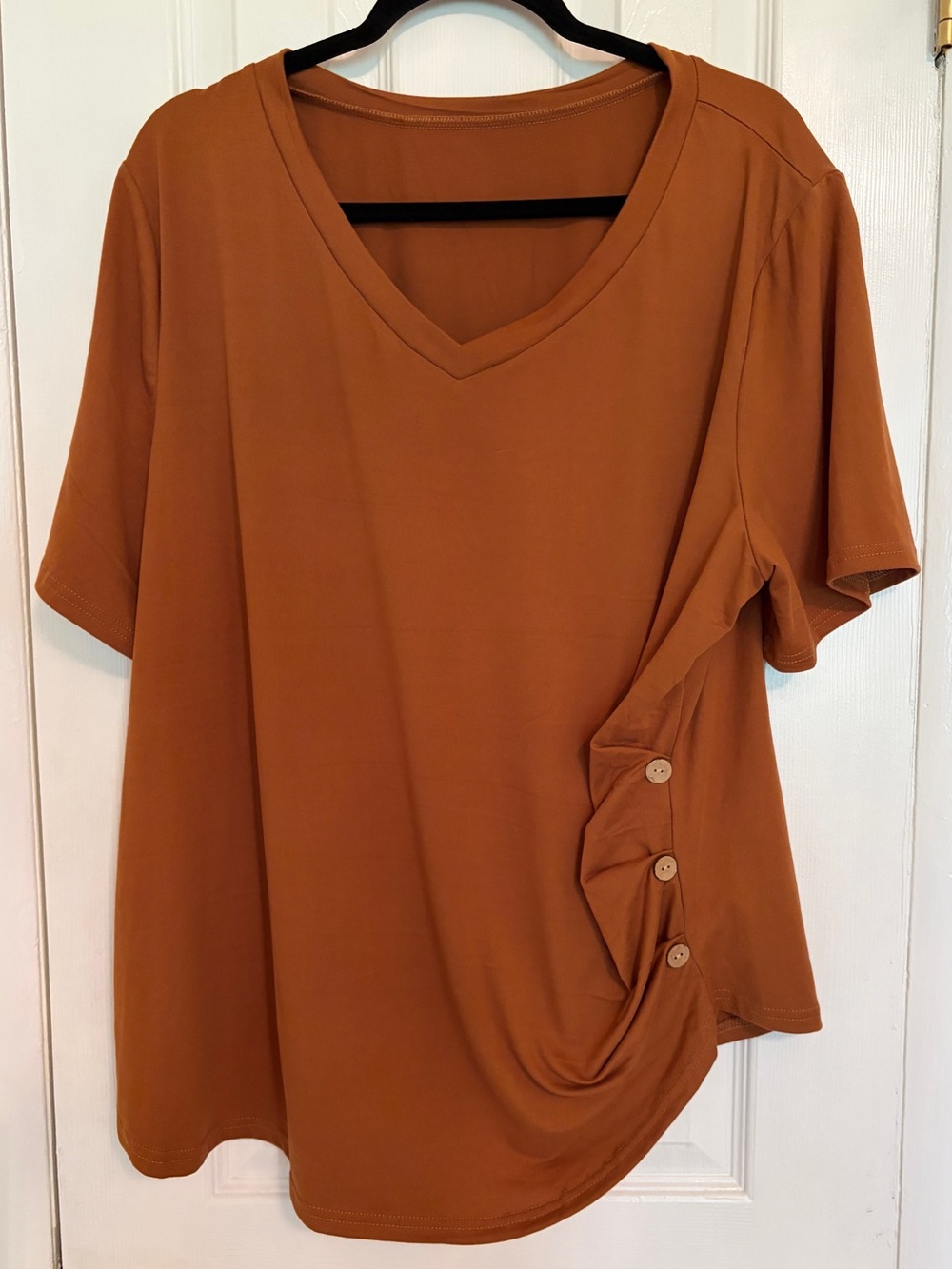 Women's V-Neck Button Accent Top - Rust